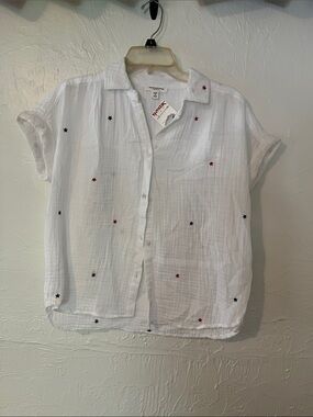 beachlunchlounge White Button-Down Shirt with Red & Navy Star Embroidery